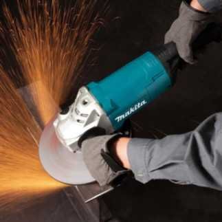 Esmeriladora Angular 7" 2,700 W 8,500 rpm MAKITA GA7082
