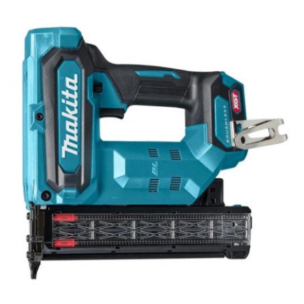 Clavadora 15-40 mm 40 V MAKITA FN001GZ