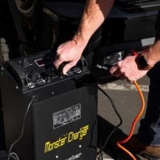 Cargador De Baterias 55 Amperes Stark Tools 21523