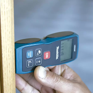 Medidor Laser De Distancia 5-50 M Bateria Aaa Con Funda Makita LD050P