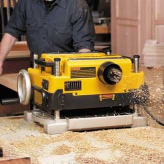 Cepillo 13" 1,905 W 10,000 rpm portátil 2 velocidades DEWALT DW735