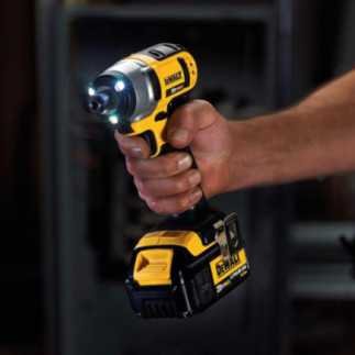 Combo Rotomartillo 1/2" + Llave De Impacto 1/4" 20V Dwdck222D2-