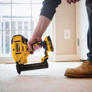 Grapadora de corona estrecha, 18 GA, solo herramienta (DCN681B) DWDCN681B