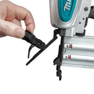 Clavadora Neumática calibre 18 2" Makita AF506