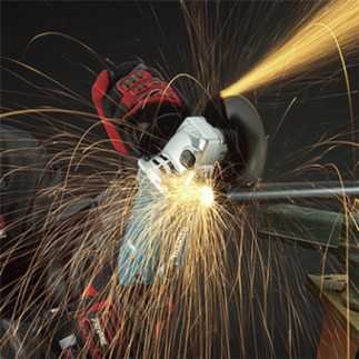 Esmeriladora Angular 5" 1,050 W 11,000 rpm MAKITA GA5010