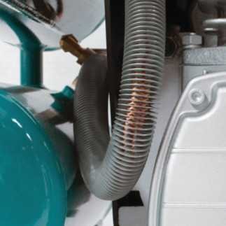 Compresor Direct Drive 16 L 2.5 Hp Lubricado Por Aceite MAKITA MAC2400