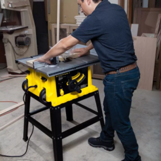 Sierra de Banco 10" 1,800 W 4,800 rpm + base STANLEY SST1801-B3