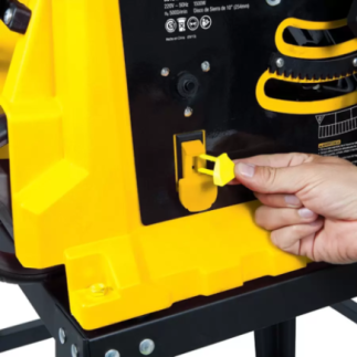 Sierra de Banco 10" 1,800 W 4,800 rpm + base STANLEY SST1801-B3