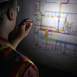 Lampara De Leds 100 Lumenes Milwaukee 2105