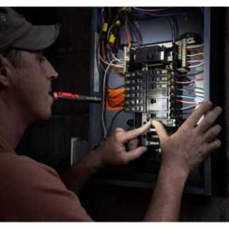 Lampara De Leds 100 Lumenes Milwaukee 2105