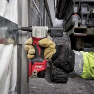 Remachadora inalambrica M12 2 bateriias MILWAUKEE 2550-22