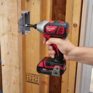 Kit Llave de Impacto M18 Milwaukee 2656-22CT