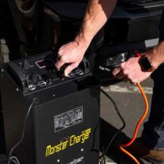 Cargador De Baterias 55 Amperes Stark Tools 21523