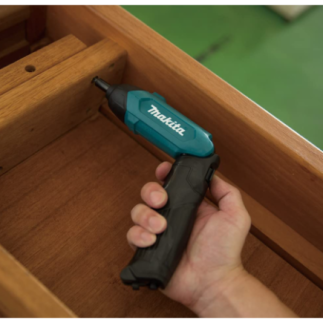 Atornillador 1/4" 3.6 V + 81 puntas + estuche MAKITA DF001DW