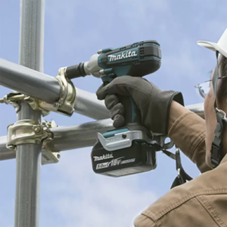 Llave de Impacto 1/2" 18 V + 2 baterías 3 A + cargador Makita DTW190RFE