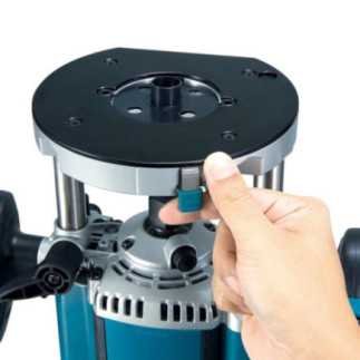 Router 1/2" y 1/4" 2,100 W 9,000-22,000 rpm MAKITA RP2301FC