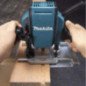Router 1/4" 900 W 27,000 rpm + guía recta MAKITA RP0900 Router 1/4" 900 W 27,000 rpm + guía recta MAKITA RP0900