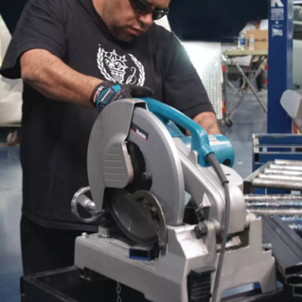 Cortadora de Metales 12" 1,750 W 1,300 rpm Disco de Carburo MAKITA LC1230