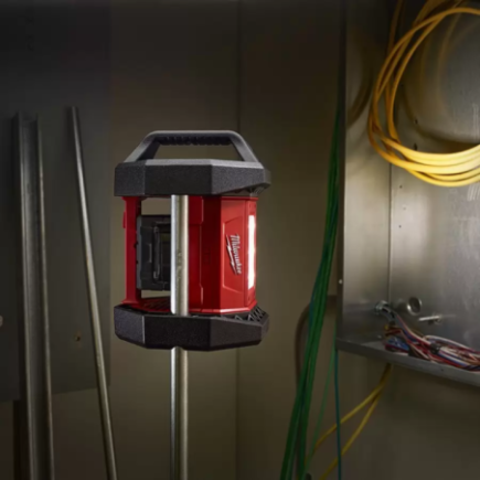 Lámpara Led Inálambrica M18 Rover 1300 Lúmenes Herramienta Sola Milwaukee  2361-20